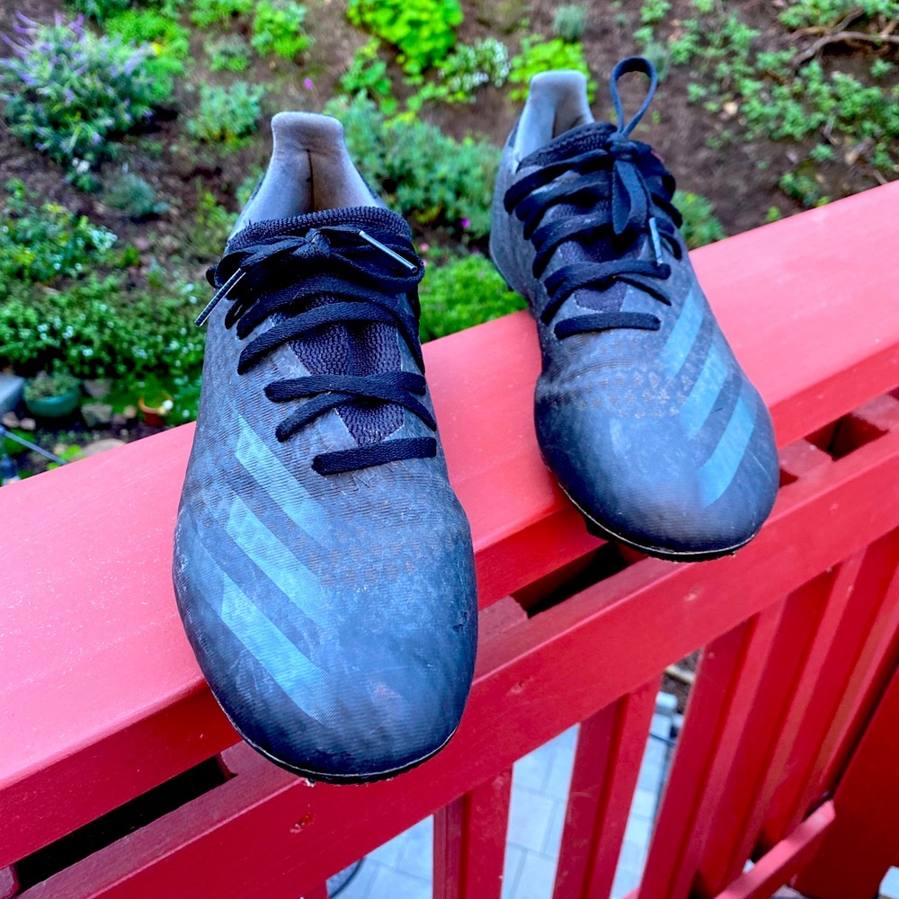 Adidas Ghosted 3 soccer shoes. Size is Men’s 10.